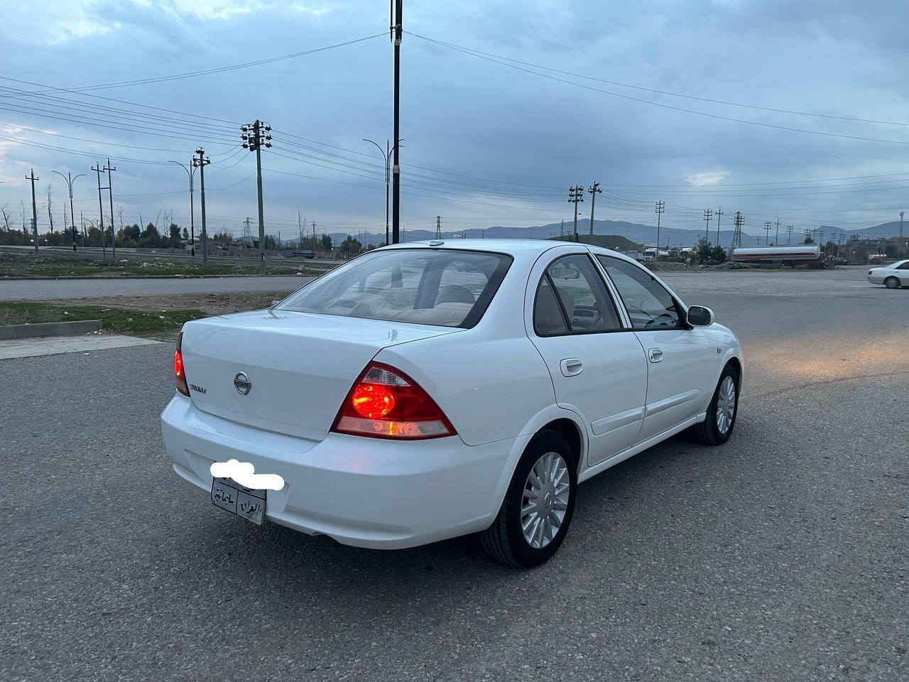 بەناوی خوای گەوره

**************************
نیسان سەنی 2008

گێڕئۆتۆماتیک ، سپی بەفری، ناوزەرد چوار تایەو ویلکەپی تازەی لەژێردایە گێڕو مەکینه ی بەشەرت نەکراوەتەوە سەیارەیەکی توندو تۆڵە
هەتابڵێی جوانە 
بەشەرتی تەحویلو غەرامە 
بێ بۆیاخ سۆنەریم داناوە
نرخ 95 مجال
شوێن زەرایەن- هەڵەبجەی تازە

************************* السليمانية, العراق
