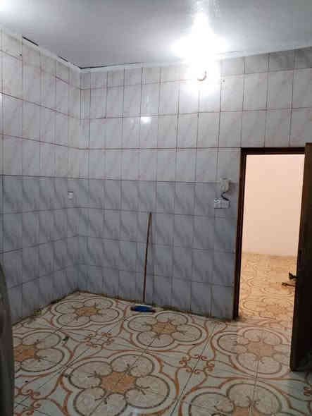 بيت للبيع ام الكرفس  قريب عن الشارع الرئيسي المساحه 150م السعر 165مليون للستفسار الاتصال عل الرقم ***********
