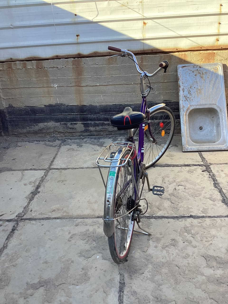 السلام عليكم بيسكل بناتي للبيع حجم٢٦ بيسكل نضيف شوفه عينك ٧٥ وبي مجال للاستفسار ***********
