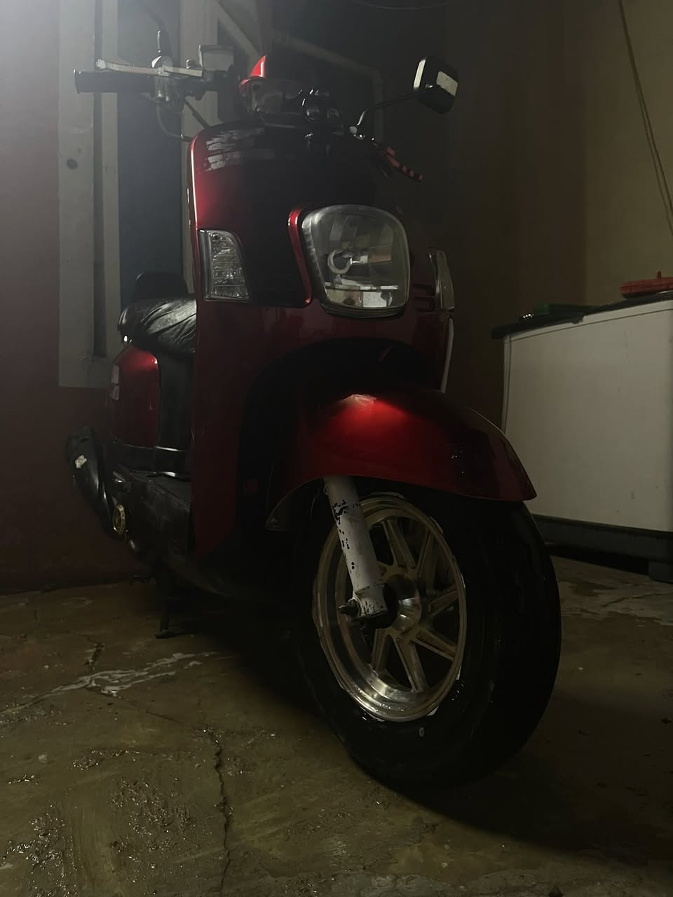 السلام عليكم
ياماها بوليسي للبيع
دراجه نضيفه وتخبل
الدراجه عليها وياله رياضي قطرة دهن رياضي يدات بريك رياضي قبق فلاوين رياضي سلف رياضي صالنصهfm لايت زينون كلجات بلاديه بس بالشلعه والمعدل تحفر الكاع حفر بيها تجوه خلفيه 
انطيك نقصها ليكدام اربع كلوبات مال اشاير الامامي والخلفي ونقص بك لايت وقبق باتري وطوافه فقط لا غير السعر خاص 
موجود واتصال فقط على هذا الرقم ما بيه واتساب ***********
