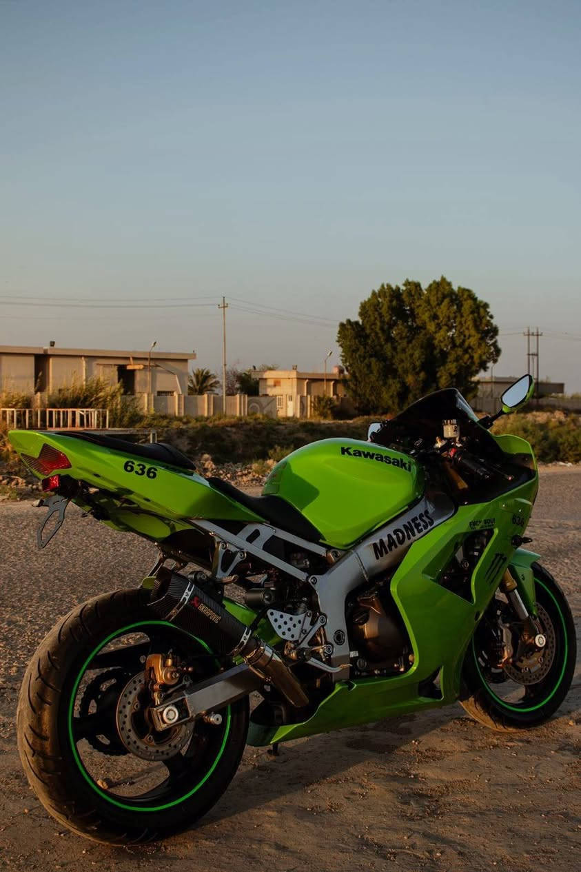 سلام عليكم دراجه لبيع كاوسكي 2004كفاله عامه  من البرغي البرغي مكانيه دوانيه دغاره  السعر خاص  او تصال عله الرقم ***********
