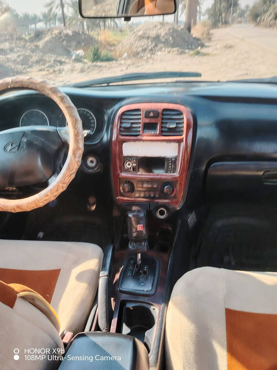 سياره للبيع  سوناتا خليجي  4 سلندر موديل 2001  رقم واسط للاستفسار اكثر يرجى الاتصال على الرقم ***********
