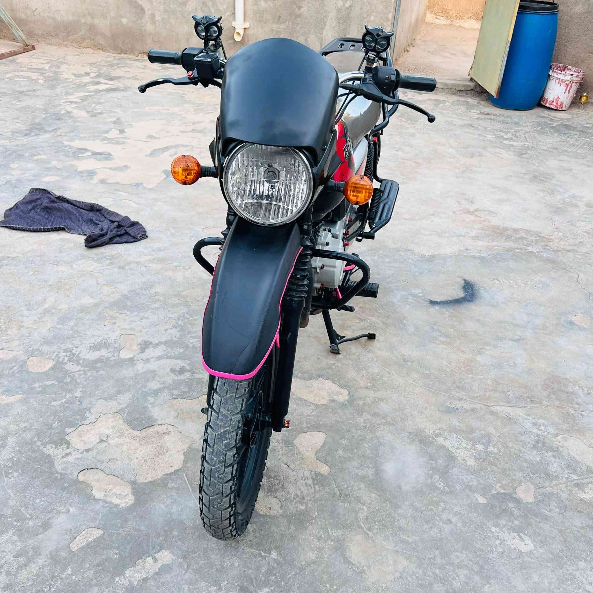 السلام عليكم بوكسر 22اوراق كامله اصولي موديل22 مكفوله كفاله عامل من شخط عنواني رفاعي 
رقم***********
