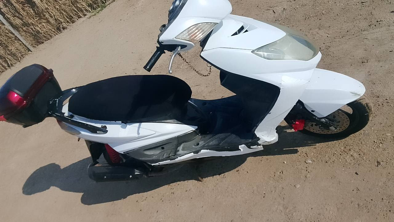 دراجه سكنس للبيع كابريته النضافه كدامك السعر 400او بيه مجال بسيط بيه بس خربطه بلكابريته المكان ابو غريب الزيدان رقم هاتف ***********رجاءن المو شراي لا يتصل
