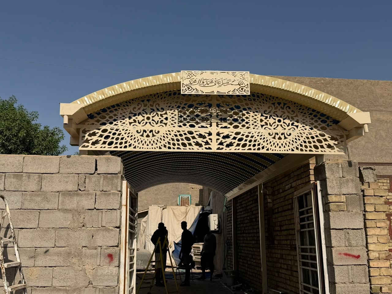 جانب من عملنا في الكرغوليه وتم انجاز السقيفه ونشكر كادر شركه الفرات ومن ألله التوفيق سعر المتر(23)
***********
***********
