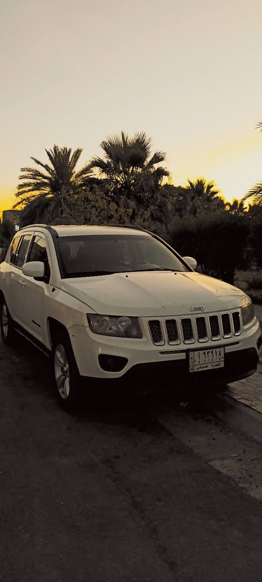 جيب كومباس 2016 جاهزة من كلشي محرك گير  تخم تاير باتري حدادية تبريد  بيها تبديل بابين عكس السايق مكفوله شاصي تكم دواخل  السعر 88 رقم المبايل ***********
