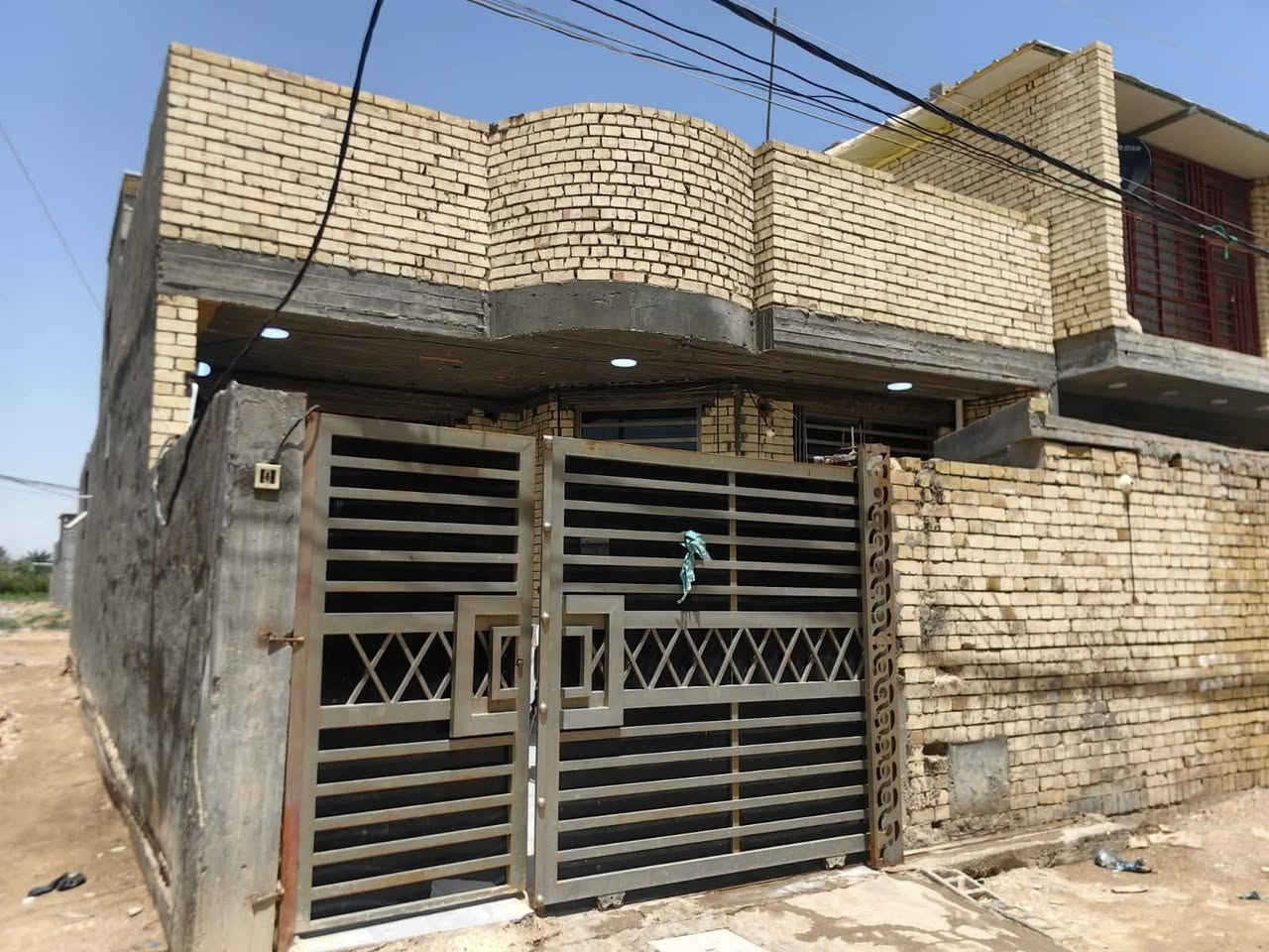 السلام عليكم
بيت للبيع مساحه ١٦٠ متر بحي الاسرى الزراعي شارع حسينيه ام الحسن والصور ملحقة بالمنشور للاستفسار ***********
