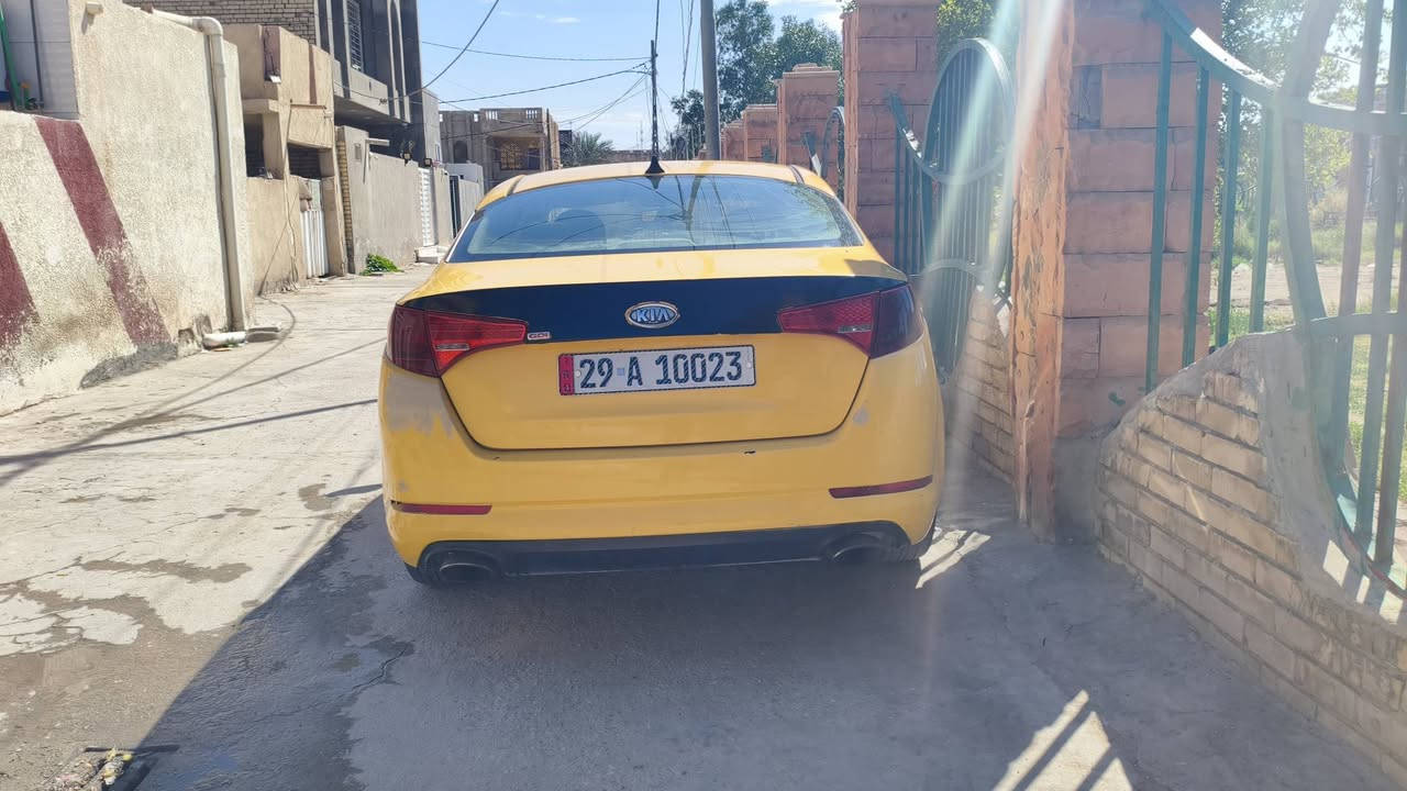 سياره كيا اوبتما وارد امريكي 2012 بيها جاملغ ايسر ولباقي مكفول من كير ومكينه وحداديه 

 مكان السياره واسط كوت 
رقم الهاتف/***********
سعر السياره 93 وبيها مجال
