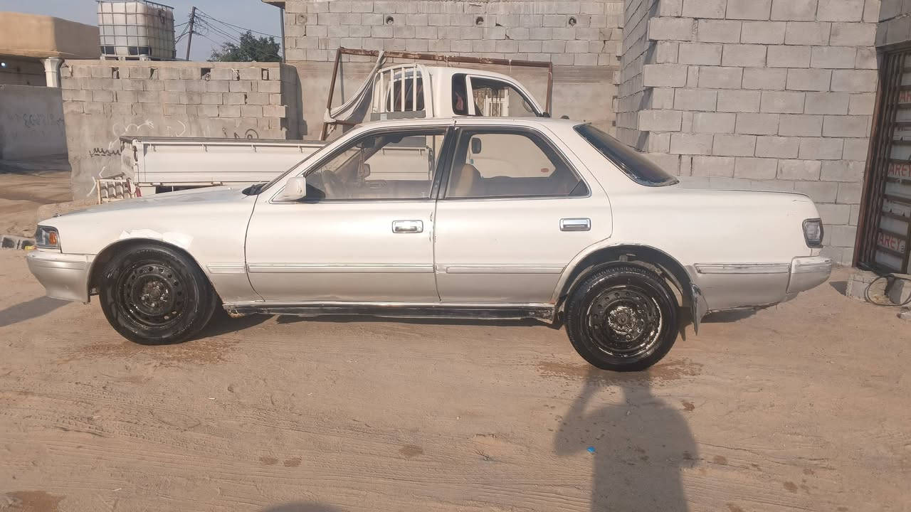 السلام عليكم سيارة كرستة كصيف  للبيع موديل 94 رقم  البصرة مشروع وطني تحويل مباشر مكينة وكير ونجي جديد  حدادة جديدة طخم تاير جديد كهربائيات شغاله السيارة كفالة عامة كص ونقل وضربة قوية  السعر 29 وبيها مجال بسيط للشراي مكان السيارة البصرة سفوان رقم صاحب السيارة ***********
