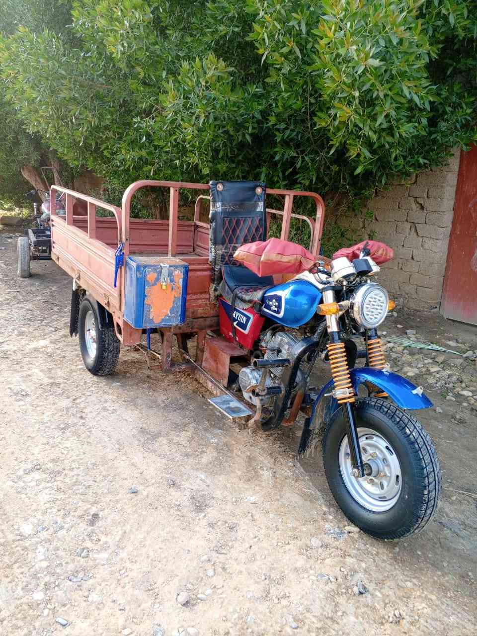 2011 رقم سنويه كامله حمراء اكسن ورق جمره رقم بواحد 350 مكانه كوت حي الجهاد***********
