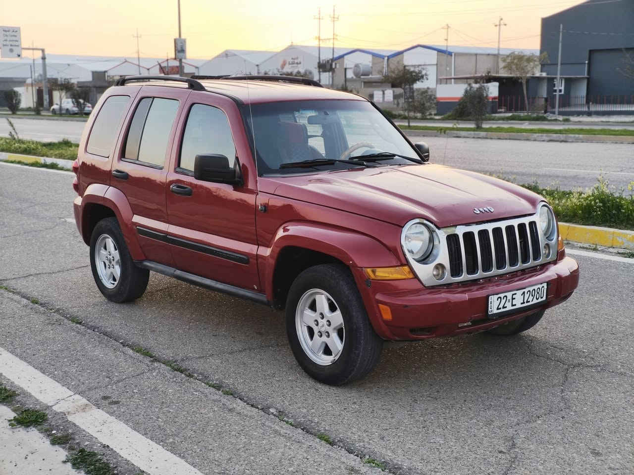 جيب ليبرتي 2007 رقم وسنوية جديد 2030 بطاقة بنزين بيها محرك 6 سلندر سيارة بيها حادث باب سايق والباقي مصبوغة عام جمالية كير محرك شرط سعرها 69 وبيها مجال للشراي ***********..عنوان كركوك الحرية.
