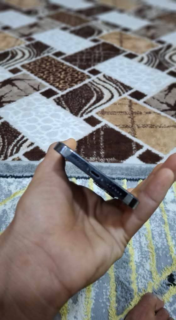 ايفون ١٣ برو ماكس نضيف وتر برو أمريكي نضيف بمعنى الكلمه بطارية ٨٤ بلادي ذاكرة ٢٥٦ مامفتوح السعر ٧٠٠ بيع او مراوس ألترا ٢٤ 
رقمي : ***********
رجاءً اللي مو شراي لايتعبني ولايراسلني .
