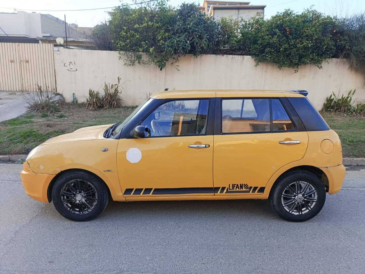 ليفان 320 2012
كير ومحرك شرط 
بدون ضرر رقم بغداد كهربائيات كلهاا شغاله طخم تاير جديد باتري جديد صدر امامي جديد 
رقم بغداد شرعي  بل موصل هيئه 450 عل شاري السعر 26 بيهاا مجال شي قليل ***********
