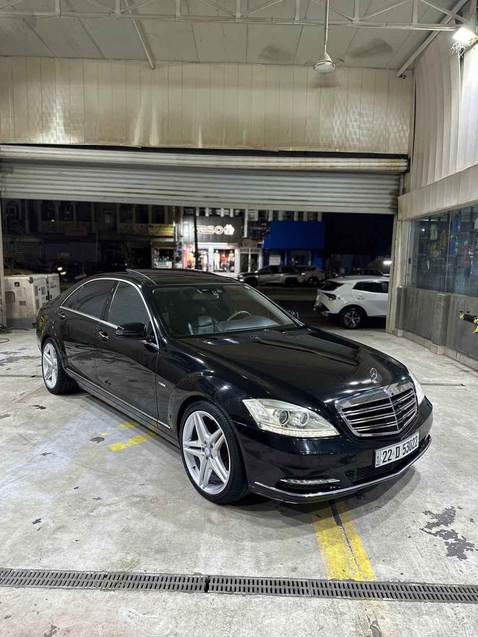 سلام عليكم
S500 2011

للبيع

محرك V8 bi turbo 

باب طويل لارج 

وارد الماني بصمتين 

بيها ٣ قطع صبغ اثر جراد بدون ضرر السيارة

فول مواصفات

٤ كشنات كهرباء

٤ كشنات خزن

٤ كشنات مساج

ناظور ليلي

شاشات خلفية

٥ پردات كهرباء

پانوراما 

صندوق كهرباء 

ويل 20 AMG

مكان السيارة بغداد الكرخ

للاستفسار 

***********
