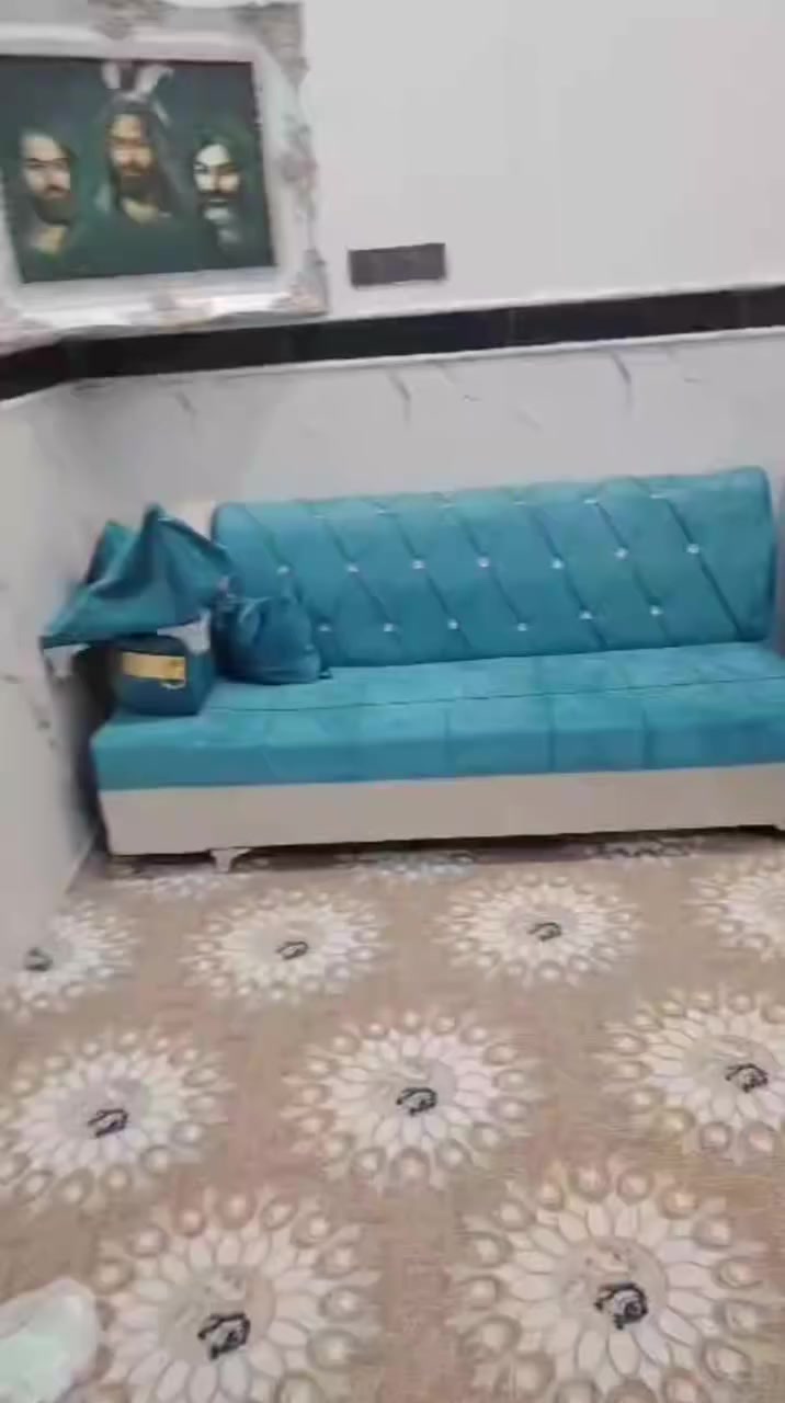 ديوان. جديد٦متر  ١٠مقاعد .  سعر ٢٥٠ أو بي مجال.


**إذا كنت صاحب هذا الإعلان وتريد حذفه لأي سبب، رجاءا أرسل رسالة إلى الدعم الفني**