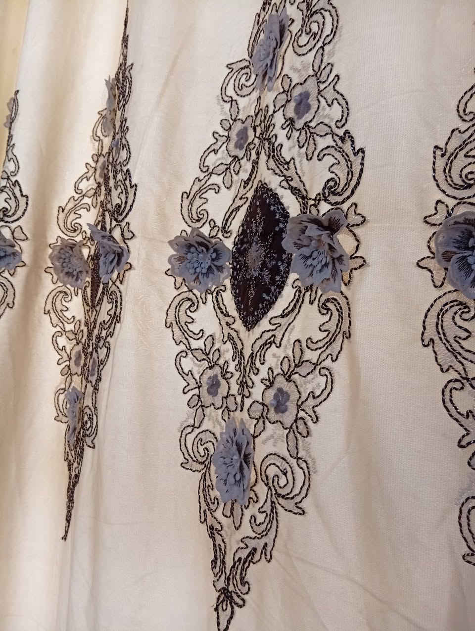 السلام برده للبيع جديده استوني شكلته ع الحايط بس طلعت قصيره لازم اجيب قياس اكبر اريده ب 40   وبيها مجال شي قليل بس للشراي وبس الشراي يدخل خاص رجاءا 
المكان حله حي الزهراء قرب أسواق العبدلي 2


**إذا كنت صاحب هذا الإعلان وتريد حذفه لأي سبب، رجاءا أرسل رسالة إلى الدعم الفني**