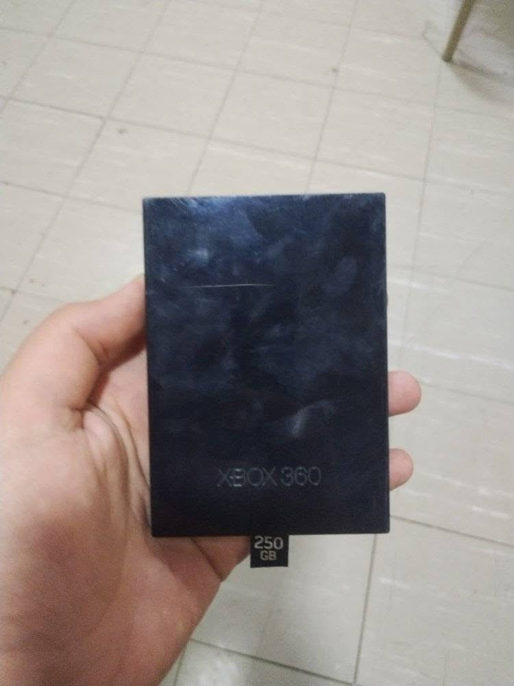 سلام عليكم 
اكس بوكس 360سلم
للبيع(يحتوي على63لعبه كما واضح في الفيديو) 
جديد ويا اثنين جوستك 
السعر: 110بي مجال
العنوان: موصل شقق الخضراء مقابيل جامع المهاجرين 
التواصل خاص على هاذا الحساب او عبرا التلكرام على هاذا الرقم: ***********
