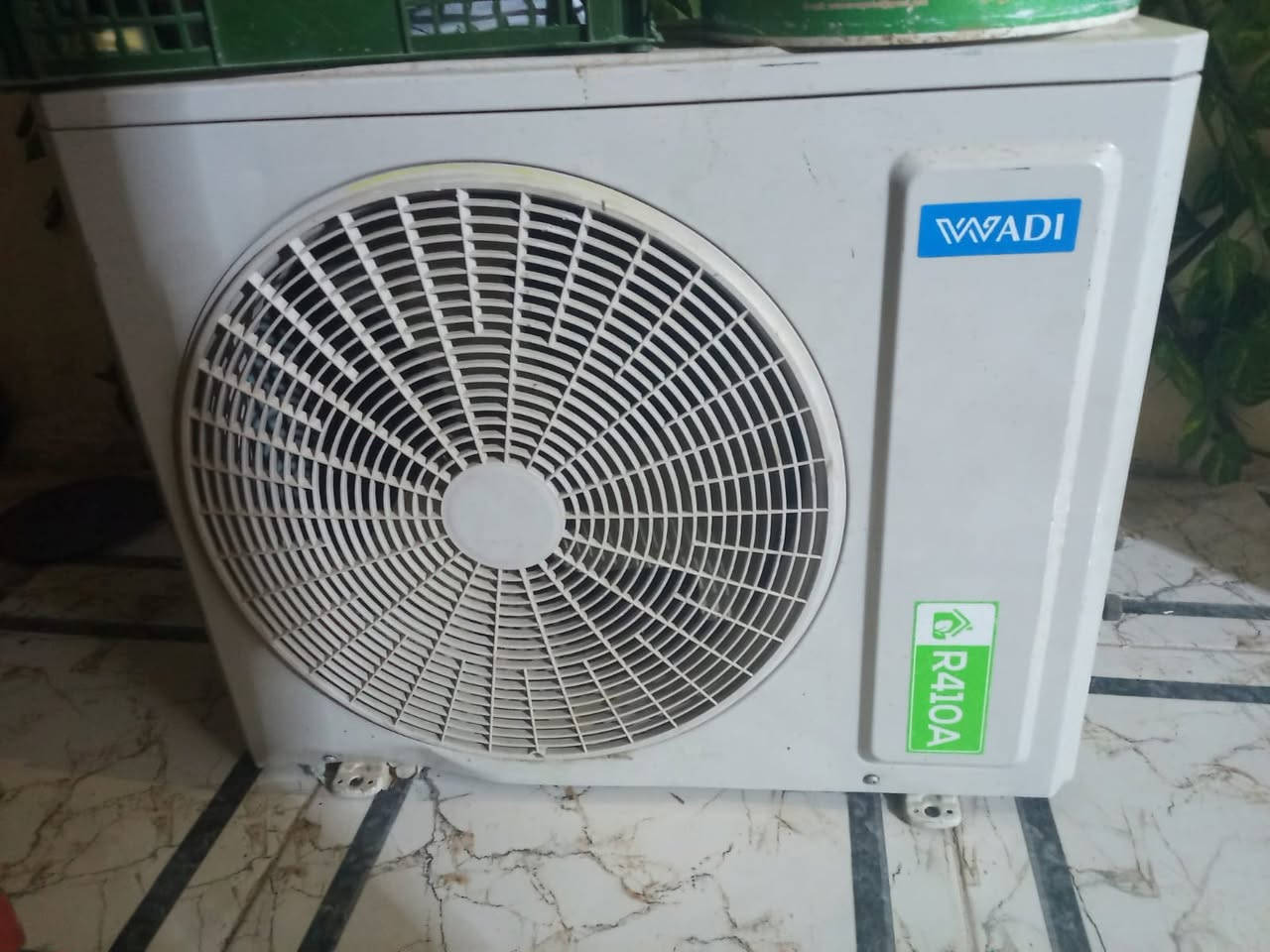 السلام عليكم سبلت طن ونص للبيع مستعمل شهر بعده جديد     رايده ب 350 وبي مجال اتصل ***********
