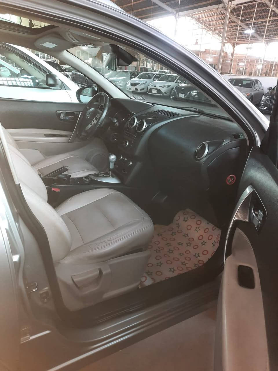 نسيان قاشقاي اخت الروج مديل 12 اربيل رقم انكليزي باسمي شرط التحويل
بانوراما
كاميرا خلفي 
حساسات خلفية
بصمات ابواب
كير مكينه شرط
حدادية كاملة
السيارة كلين ماعدا شخط بالجاملغ الايسر
الاتصال *********** سامراء, صلاح الدين
