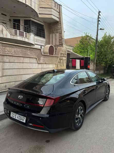 Hyundai Sonata 2022
هيونداي سونات 
  تشغيل عن بعد 
اتوماتيك تيبترونك 6 غيارات 
وضعيات قيادة متعددة .. رادار .. دخول وتشغيل ذكي .. اوتو هولد  .. تلفون اساسي بلوتوث .. مكيف ديجتال .. كشاف ضباب .. تحكم طارة .. تثبيت سرعة .. 6CD AUX USB ..حساسات خلفية .. انارة نهارية LED أمامي خلفي 
بالإضافة الى المواصفات الأساسية ..  
 
المحرك  2.0v   بينزين
العداد 50 ميل 

خالية البخ تماماً من الداخل والخارج تماما 
حادثها موضح بالصور البقيه مكفول
السعر $ 175
السيديه ***********
