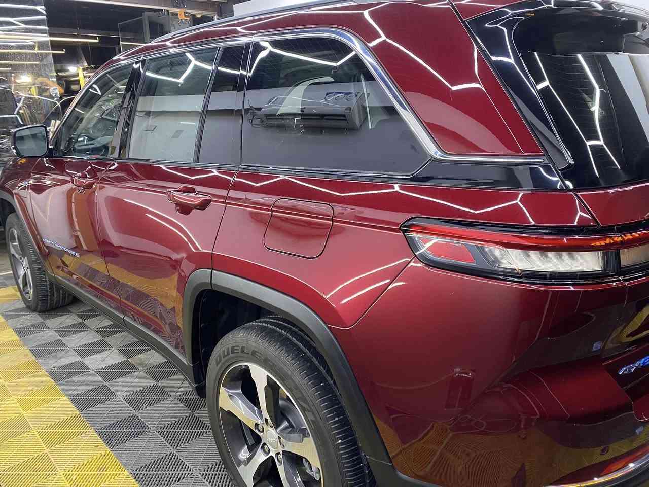 جيب بلكن حادث تخريب جدا بسيط موضح بالصور صبغ فقط جامل امامي وخلفي يعني قطعتين صبغ فقط بدون ايرباك بدون اي دواخل كفالة شرط السونار 😍🔥

Jeep Grand Cherokee 2023

جيب گراند شيروكي ٢٠٢٣

مواصفات السومت الفول بس بدون جكات

(مقاعد جلد+تدفئة+خزن-سقف بانوراما-٤ شاشة-٥ وضعيات قيادة-هجين شاحن-تدفئة المقود-رادار عدد ٤ كامرات عدد ٥ تبريد تدفئة كشنات شاحن واير ليس بردات خلفية هيتر بالسترين
مكينة ٤سلندر+توربو مع هجين شاحن و هايبرد حجم ٢.٠لتر 
ماشية ٢٥ الف  و بحالة جداً ممتازة اخت الزيرو 
رقم بغداد بسمي 
مكفولة من كير و محرك و كهربائيات
و ب سعر(٢٩٥)ورقة و بيها مجال
مكان السيارة بغداد المنصور ***********
