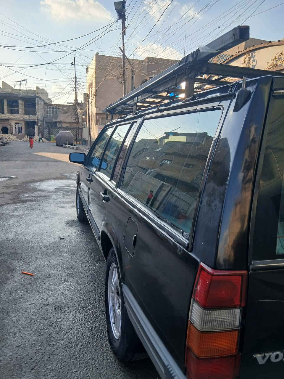 السلام عليكم فالفو موديل 1992 للبيع فقط
السياره جاهزه من كلشي 
كير ومحرك فالفو مو تحوير جديد 
حداديه كامله 
تخم تاير 
نظام ABS 
تخم تاير جديد 
داخل ابطاين جديد 
السياره ممعمره  علا وضع البلاد شركه 
تحويل وسنويه جديد  مداور  ثاني يوم بسمي السياره 
ويل كب حديث 
السعر ٧٠ وبيها مجال 
مكان السياره بغداد الزعفرانيه الاربع شوارع 
***********
