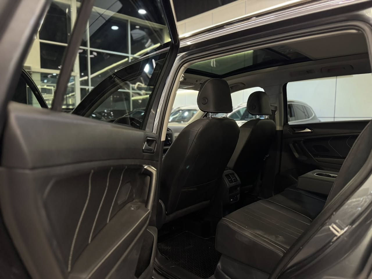 فولكسفاغن
تيغوان, SE, 2023
عدد الأميال : 17,000 ميل
ضرر: قطعة واحدة
سلندر: 4 سلندر
محرک: 2.0
السعر / اتصل بنا
الكاميرا الخلفية - سقف بانورامي - التحكم على المنحدرات - مستشعر وقوف - تدفئة المقاعد - بصمة - مثبت السرعة - شاشة - نظام المفتاح الذكي - 6 وسادة هوائية - مصابيح زينون الأمامية - المصابيح الأمامية ليد - AWD - رادار

العنوان: اربيل - شارع  ١٠٠مقابل  دائرة  الكمارك
***********
***********
***
ڤۆڵکسواگن
تیگوان, SE, 2023
ماوەی ڕۆیشتن : 17,000 ميل
بۆیاغ: 1 پارچە
پستۆن: 4 پستۆن
بزوێنەر: 2.0
 نرخ / پەیوەندی بکە
کامێرای دواوە - پانۆراما - ڕاگری نشێوی - حەساس - گەرمکەرەوەی کوشن - بەسمە - دیاریکرنی خێرایی - شاشە - سیستەمی کلیلی زیرەک - 6 پەڕەشووت - لایتی پێشەوەی زینۆن - لایتی پێشەوەی لید - AWD - ڕادار

  ناونیشان: هەولێر  شەقامی ١٠٠م بەرامبەر گومرگ
***********
***********
***
