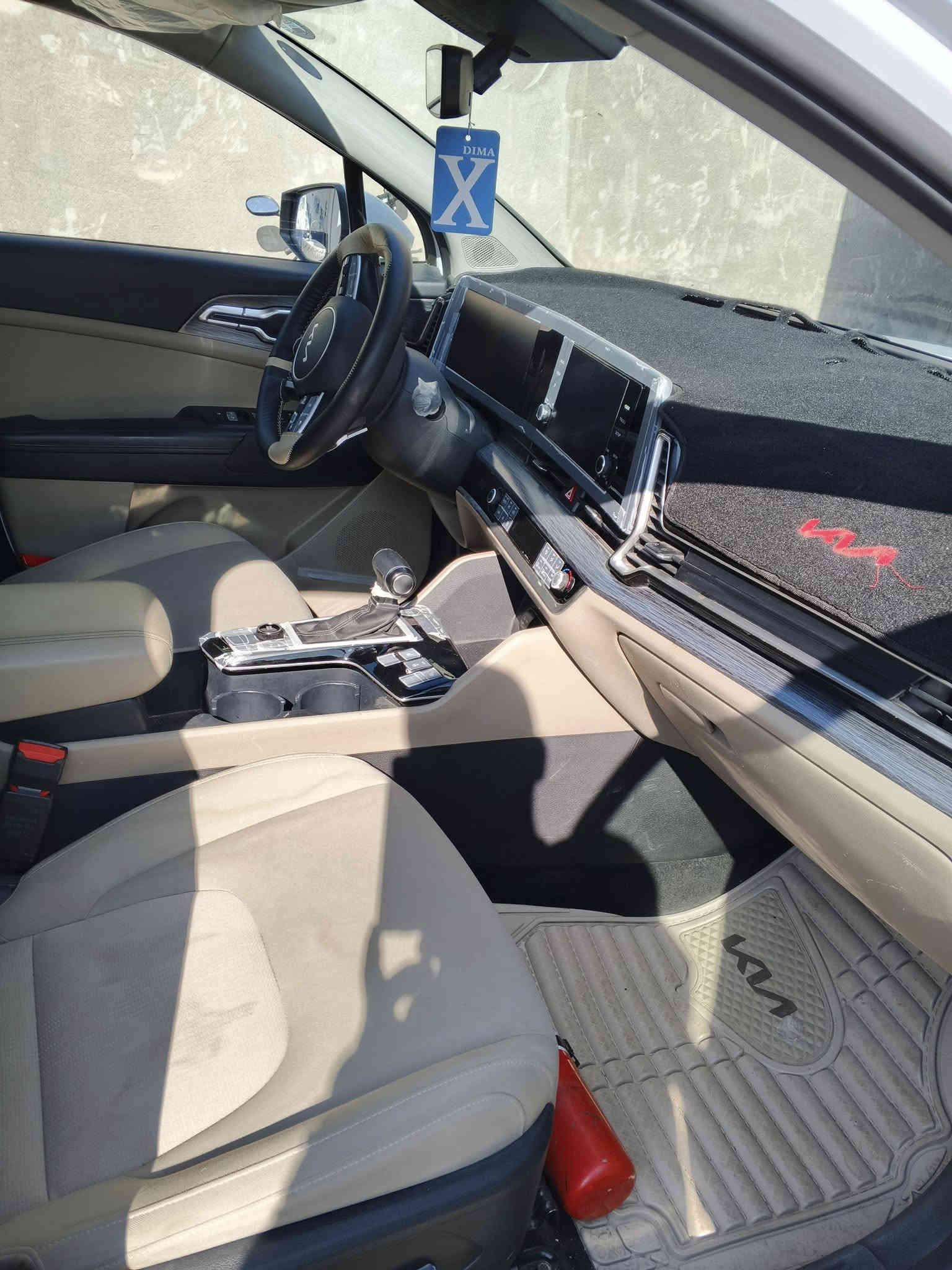 السلام عليكم للبيع سبورتج موديل 2024 ماشيه 30 الف
فول السياره رقم اربيل تحويل مباشر مكفولة كفالة عامة
المواصفات :
بنورما السياره 
كراسي كهرباء 
شاشه ديجتال 
جنطه كهرباء 
اوتو هولد
لد امامي LED
هندبريك دكمه  
السياره كلهة على وضع الشركه سونرهة مرفق مع الصور 
***********
السعر 235 بيهة مجال
