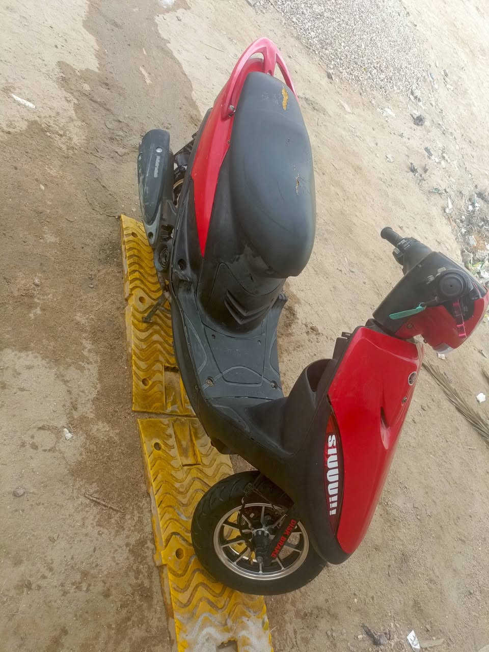 سلام عليكم 
ماكس عدله ما مفتوحه دراجه نضيفه مابيها نقص كهربائيات كلها شغاله بيها شلعه تخبل بيع او مراوس بتلفون وفرق سعرها 850 وبيها مجال مكاني البصره ابو الخصيب شراي اتصل او راسل وتساب ***********8
