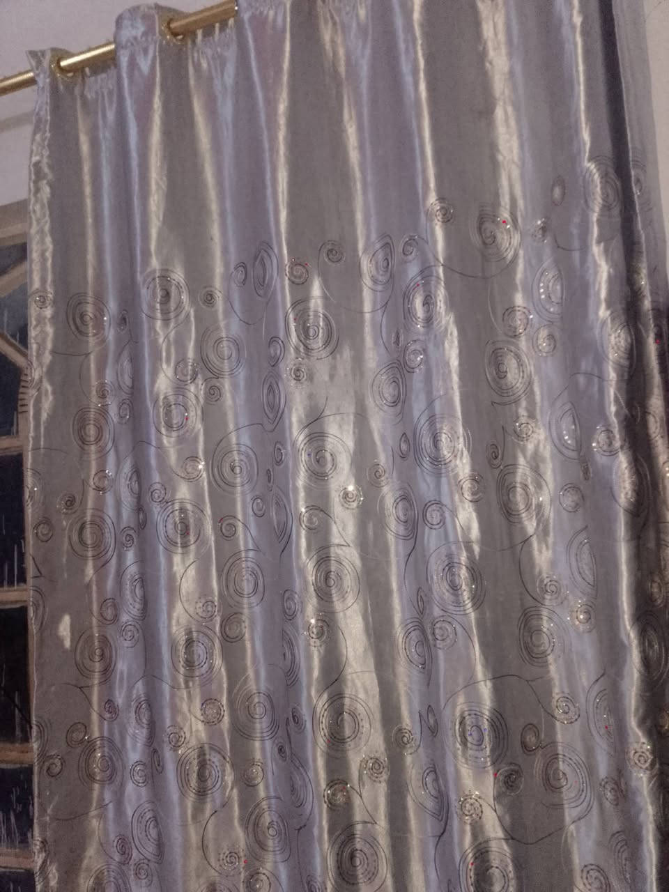 برد كل وحد عرضها 3 امتار استخدام نضيف وحدة ماروني ثانيه رصاصي سعر الوحده 20 قفل


**إذا كنت صاحب هذا الإعلان وتريد حذفه لأي سبب، رجاءا أرسل رسالة إلى الدعم الفني**