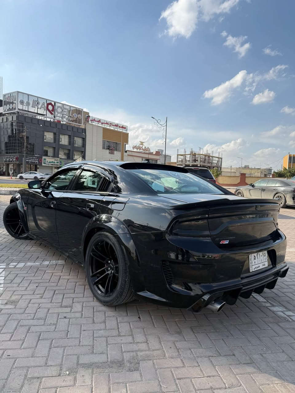 دوج جارجر سكات باك 2018 
للبيع او المراوس جارجر scat pack مواصفات السكات معروفة
السيارة وايد بدي 
مواصفات :
بصمة // كشنات جلد احمر + اسود // سستم صوت alpine // تبريد تدفئة // تشغيل عن بعد // لدات الوان متغير // زنون // لانج كنترول // فجوج بريمبو // ويل 20توسايز الامامي 275 و الخلفي 315 //
الاضافات :
برمجة سيفتي // اويل كاج كان بولت // فيول بمب بلاك اوسس // دبات سود // اكتف اكزوز اصلي بلادي // شوتة هلكات // فلتر kn // ولف حماوة ريسنك ميشي موتو // ولف دبة ريسنك كلبس // دركة كاربون فايبر rpm + علامة SRT ضوئية //
حادث السيارة خلفي صبخ الجاملغ خلفي عكس السايق + خشم الجاملغ الثاني حادثها جدا بسيط 
السيارة كير و محرك مكفولات لا داخلة استعراض ولا دوسات ماشية ٧٠ الف للاسفسار اكثر خاص او التواصل على الرقم  *********** كربلاء, العراق
