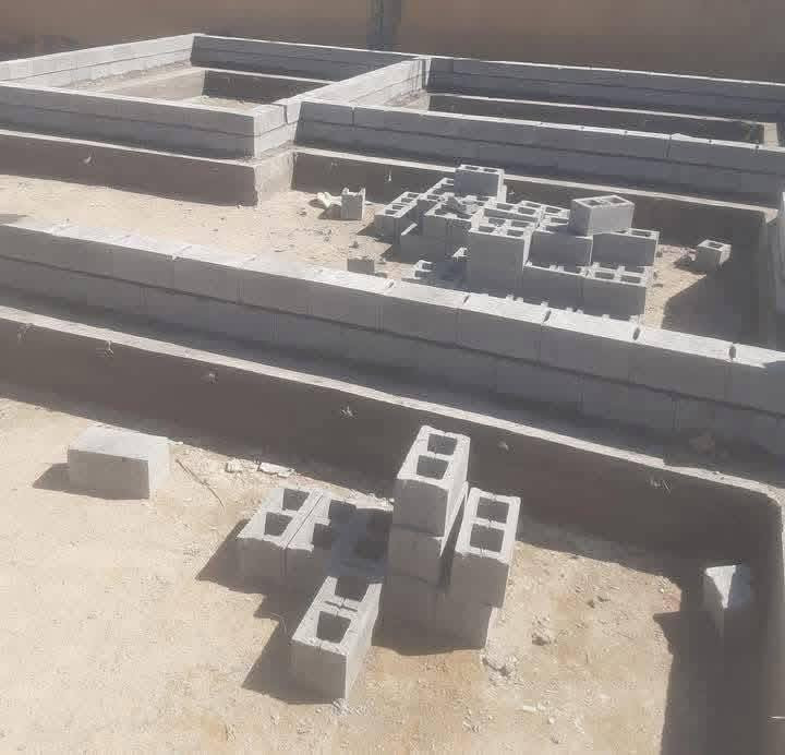 سلام عليكم خلفه بناء بلوك. شرط نضافه والهندسه.  متفرغ حاليا. ***********
