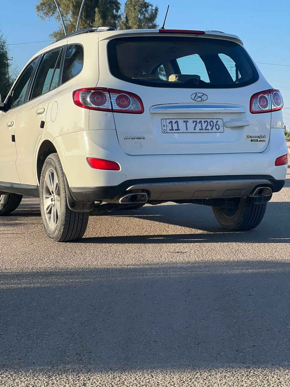 السلام عليكم 
سنتافيا 2012 خليجي الشركه العامه.

فول تحكم ستيرن 
أشاير مري قلاب 
7 راكب 
‏3 قطع تبريد 
مكينه ٦ سلندر 

السياره ع وضع شركه داخل وخارج مكفوله كفاله عامه ما عده مكانين بارد فقط تبريد مكينه كير حداديه مكفول 
السياره بسمي رقم بغداد الجديد سنويه 2030 السعر 153 مجاله بسيط بغداد المحموديه ***********
