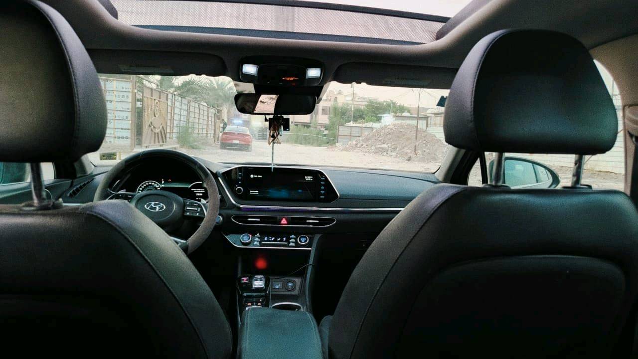 الحلوه للبيع او مراوس بيكم امريكي وفرق انطي بلمعقول 

ارخص سوناتا للمتد بهل ممشه ولون وبدون ايرباك لاتقارنه بل  SEL هاي لمتدد وحره مومعوقين

سوناتا 2022 لمتدد LIMITED اعله فئة Vib  ع ايدي اني استوردته من 22 
ماشيه 52 الف كيلو حقيقي
ضرره طخات بدون دواخل ولا ايرباك  وموجود سونار بلمنشور وصور الضرر لون سمنتي مميز 🩶
رقم بغداد حره بسمي 
خمس وضعيات قياده ✈️
موصفات مزوعه الاخير 
-----------
بصمات + داتاشو ع زجاج امامي + بانوراما + 5 كامرات + رادار جانبي امامي مانع تصادم + حساسات + شاحن لاسلكي + شفتات ستيرن + شاشه كبيره + كشنات جلد كهرباء + كير لمس + ركن وتحريك سياره بلبصمه. بعد بيه هواي موصفات 

سياره بدون اي نقص جاهزه والحمدالله شرط تحويل مكاني بغداد حي الجهاد او العامريه 

سعر 160 ومجاله كلش بسيط والله يشهد صايره عليه فوك ال 225 لان ع ايدي الاستفسار اتصال ع الرقم *********** رائد او واتساب *********** عبدالعزيز