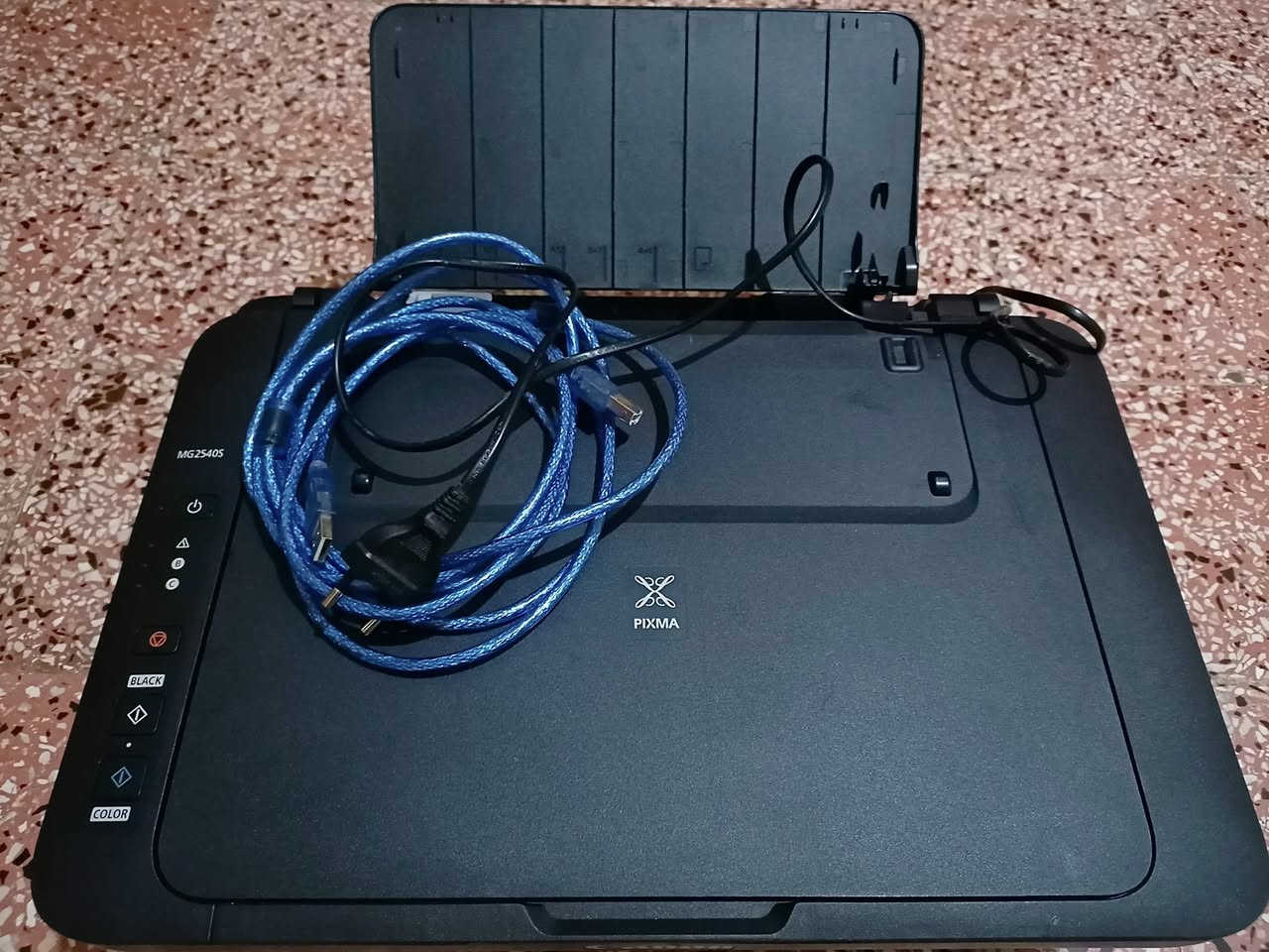 Imprimante canon pixma mg2540s 
مستعملة في حالة جيدة، السعر مغري جدا


**إذا كنت صاحب هذا الإعلان وتريد حذفه لأي سبب، رجاءا أرسل رسالة إلى الدعم الفني**