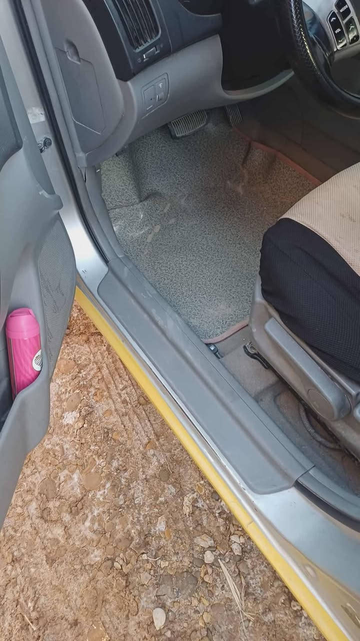 السلام عليكم سيارة للبيع نواع النتره افانتي موديل 2011السعره ٤٢ ورقه وبيه مجال متومه طبق الأصل رقم وسنويه النجف مكينه كير مكفوله حدي جديد كهربيه كله شغل شاشه كامره تخم تاير جديده السياره موجوده في واسط انتصل على رقم موبايل ***********
