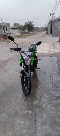 هيوما مسجل 23 سعره مليون 300  هاتف/07811035182