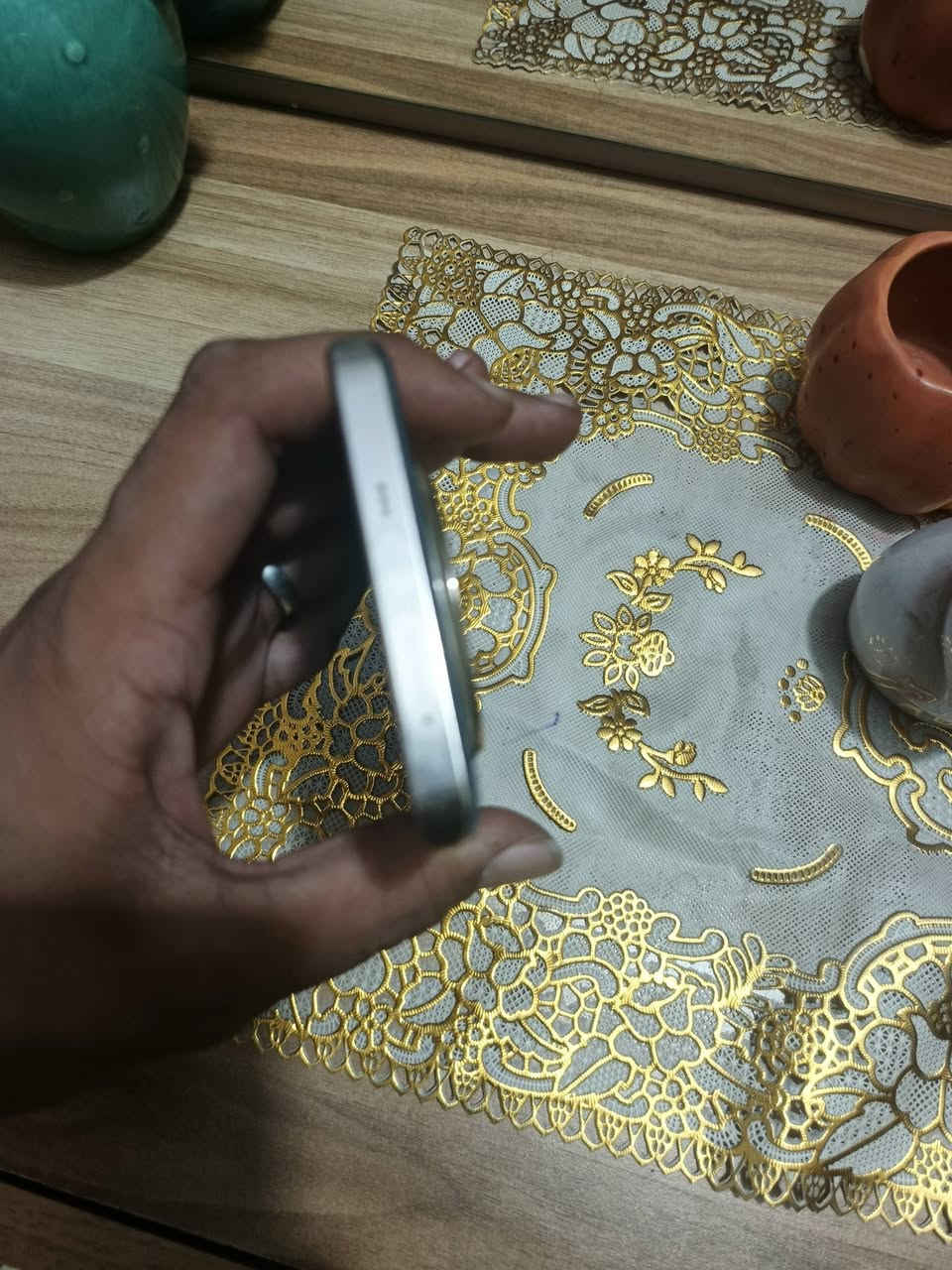 ريلمي ١٣ برو بلاص فايف جي 
ذاكرة ٥١٢ نص تيرا جهاز شخط مابي 
عندك كامرة رقم سته بيه غواش الباقي كوله مكفول 
زوم ١٢٠ نضافه ١٠٠ بدون ملحقات مكان 
بغداد الأمين الثانيه 
***********
