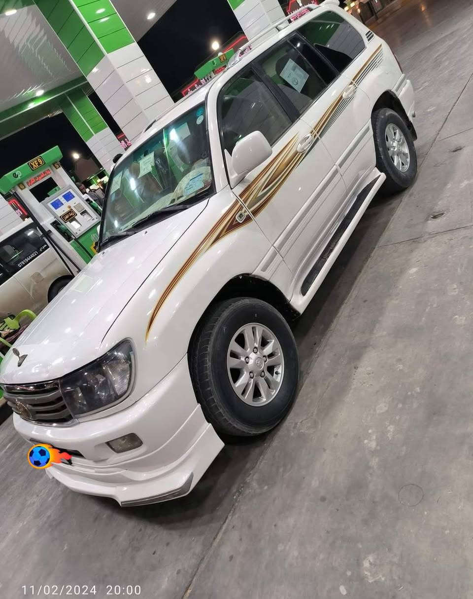 السلام عليكم للبيع لادنكروزر 2002
السعر 160 وبيه مجال فول موصفات محرك 6 محرك وكير مكفولات حداديه جديده تخم تاير  3قطع تبريد دواخل جلد وبيه 3قطع  دبل تانكي فور ويل رقم السياره بغداد انكليزي  وثلاجه وفتحه ومنضومه غاز 80 انسه شي اسمه بانزين منضومه زنون كامله   مكان السيارة  كربلاء 
رقم الهاتف ***********
