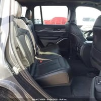 جيب كراند شيروكي فول السيارة  ثلاث انضمه بانزين هايبرد وشحن من البيت ب...