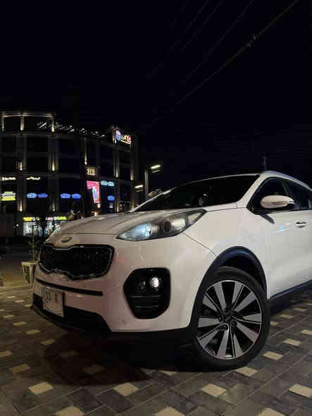 السلام عليكم 
كيا سبورتج 2017 فول 1/1 عدة البنراما 
ماشية 91 الف كيلو متر حقيقي 
السيارة مكفولة كفالة عامة من الصبغ و التبديل
كير مكينة كفالة عامة
على ايد وحدة من الزيرو
بيها مكانين بارد ماشر بل صور بل جاملغ ل امامي شبر وبل باب لخلفي شبرين بدون فتح بدون اي شي 
مواصفات 
بصمة
سايد بريك بصمة
حساس امامي خلفي
نفكيشن 
مري شفط
اشاير مري
لد نهاري
كراسي امامية كهرباء
تبريد بيانو 
قطعتين تبريد
اوتو هولد
درايف مود
شاحن واير ليس
داخل حمصي
سماعات JBL 
ويل كب كروم 
نظام اوتو هولد
مانع تزحلق
مانع نحدار 
السيارة باسمي ورقم جديد انكليزي وهزة جديدة وسنوية ل2029 
مكان السيارة بغداد البنوك 
وسعرها :183 وبيها مجال بسيط
للاستفسار : ***********
