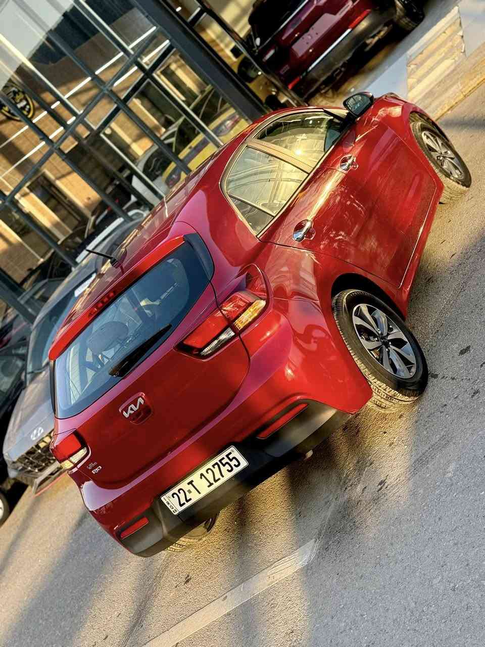 السلام عليكم ورحمة الله 🙏 
كيا ريو للبيع 🔹 
موديل : 2022 ✔️ 
ماشيه : 39ألف mi فقط 🔸 
سياره فوول موصفات فقط بدون سلايد 💁‍♂️ 
شاشه _ كامره _ تحكمات ستيرن _ كروز سرعه _ بصمه تشغيل + ابواب _ مود درايف sport _ رادار أمامي _ قيادة ذاتيه _ لايت فراشه - زنون _ 
ضرر السياره:
قطعتين كلير 
قطعتين صبغ 
السعرر مناسب 116 وبيها مجال 
 مكان السياره 
موصل مدينه المعارض الجديده 
معرض الركن الذهبي 🎗️🎗️🎗️ 
للاستفسار الاتصال على 
+964 788 295 7733
+964 751 872 0089
