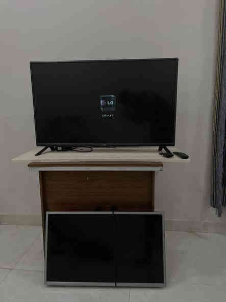 تلفزيونات ثنين للبيع واحد سمارت والثاني LG
قيم واخذ 
ناصريه حي اور 
***********
