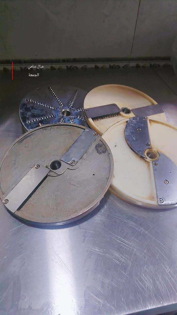 مكنيه أخضر البيع سعر ٧٠٠ بيه مجال بسيط تصل عل رقم *********** مكاني الدوره مستعمل شي بسيط#مطبخي #الدوره @إشارة
