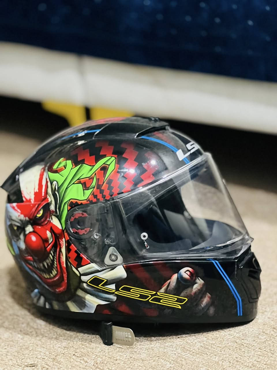 Ls2
ماركة معروفة ام الوشم الاصلي بلادي

واسعارها معروفة من متجر الخوذ الاصلية

كامله جاماتها جدد بعدهن غير مستعملات

شباب ب١٥٠ الف قفل وهي سعرها ٢٨٠ الكل يعرفه

سعر قفل وتوصيل متوفر

***********
