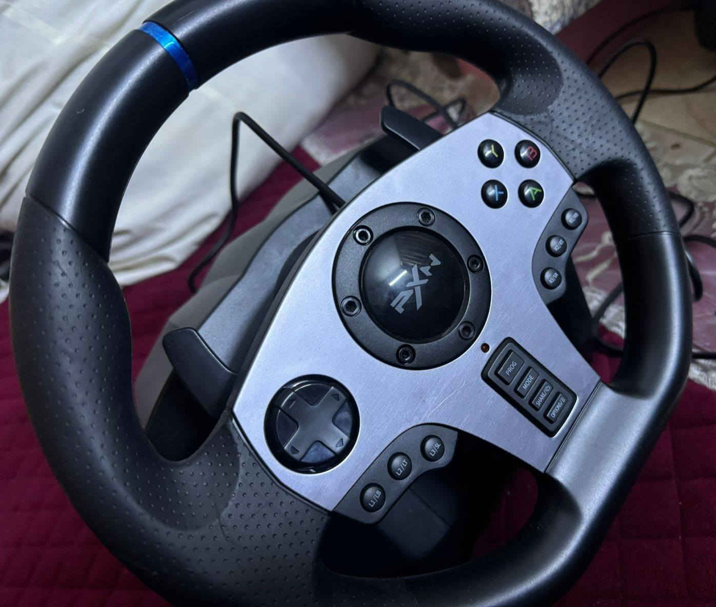 السلام عليكم
دركسونv9 فره ونص نظيف كلش 
سعر 100 قفل 
رقم ***********
