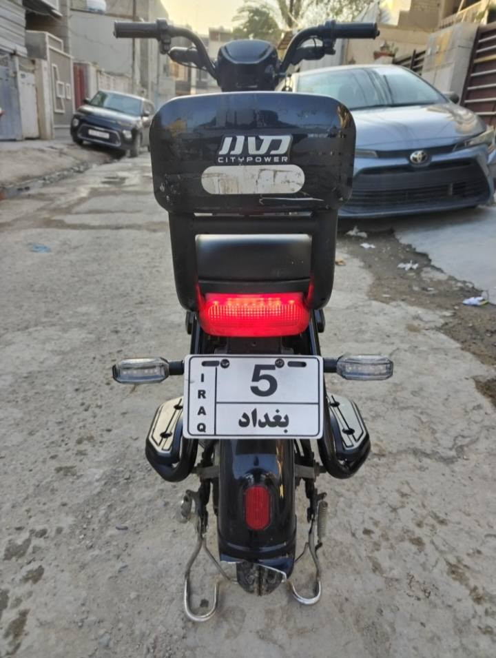 السلام عليكم دراجه شحن نضيفه وكامله كلشي شغال حجم 14 وياه شاحنه وبصمه وسويج 

السعر 250 الف 
العنوان بغداد الامين الثانيه 
***********
