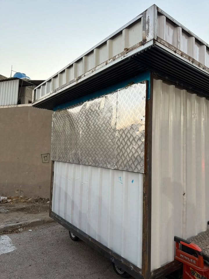 السلام عليكم 
ستوته شحن مطعم للبيع 
مطعم متنقل بطاريات جديدة دبل اكسل  نقص الصبغ 
والكهربائيات 
 الطول ٢ متر ونص العرض ٢ متر الارتفاع ٢ متر 

للاستفسار *********** 
العنوان بغداد الكرخ
