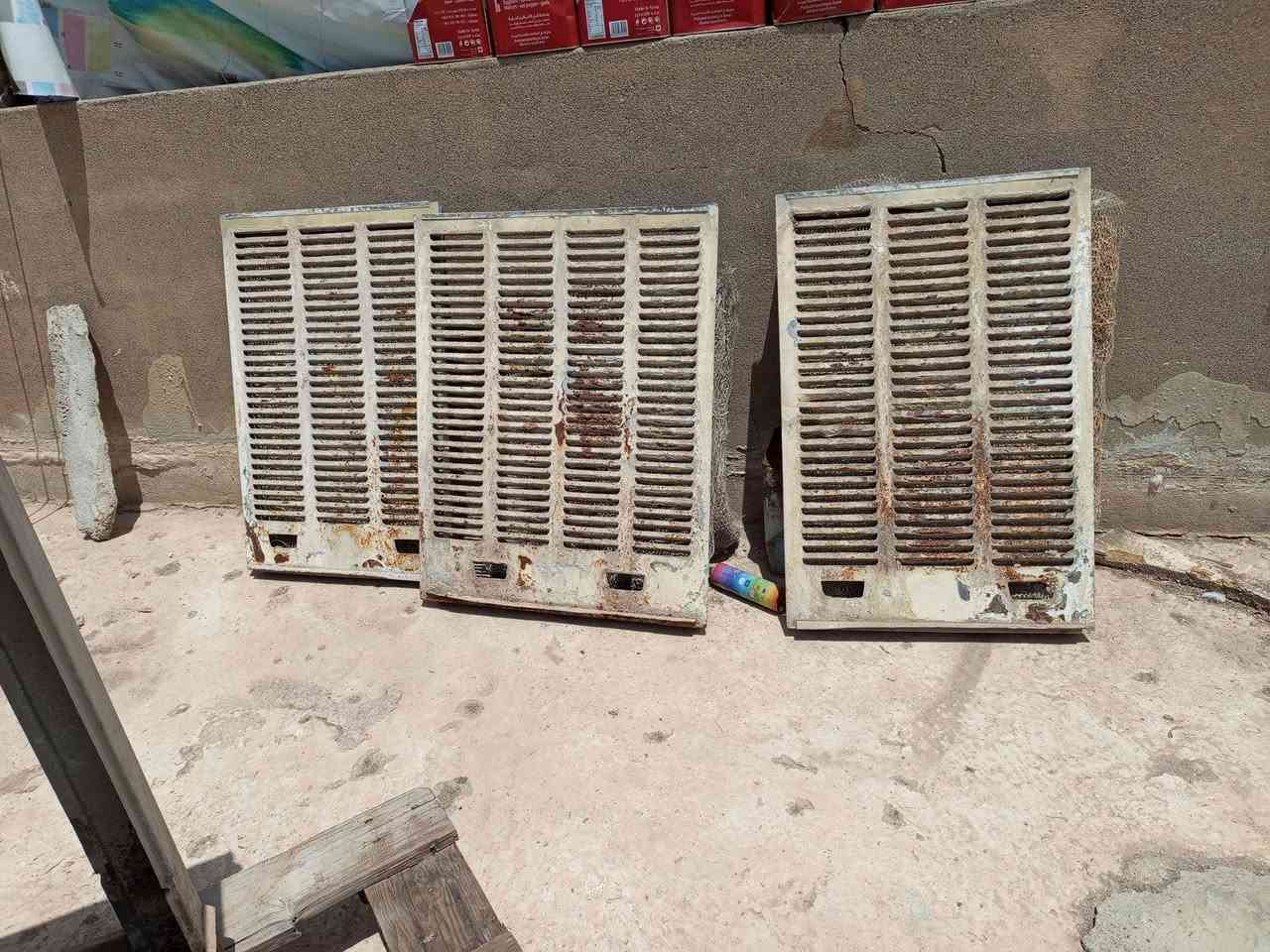 السلام عليكم عندي هاي المبرده حجم 3 اونص ابيع بس قشر بدون ماطور كامل هاي والحلفات 35 الف مكاني حي الشرطه ***********
