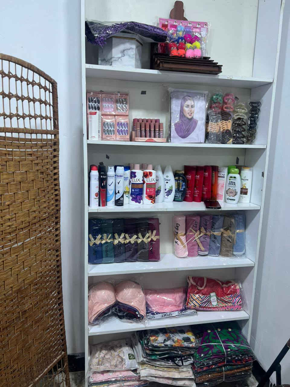مساء الخير جميعا حبيبات فتحت محل بسيط مكس ملابس نسائية وبناتيةوكزمتك ومستلزمات نسائية عن قريب جدا اوفر ملابس أطفال العنوان [ حي سلمى التغلبية قرب ثانوية  الكندي
للبنات مقابل دائرة الشرطة المجتمعية ] ويشرفني حضوركم وتدللون، الي عدها كروبات او حسابات خلي تشير المنشور فضلاً وليس امراً😘


**إذا كنت صاحب هذا الإعلان وتريد حذفه لأي سبب، رجاءا أرسل رسالة إلى الدعم الفني**